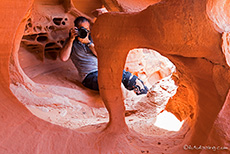 Chris in der Windstone Arch, Valley of Fire State Park