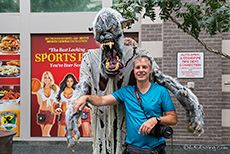 Chris mit einer Gruselfigur, Las Vegas