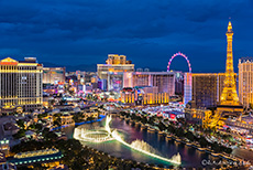 Wasserspiele des Bellagio Hotels zur Blauen Stunde, Las Vegas