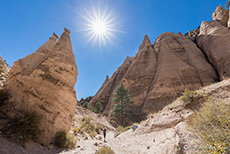 Wanderung im Kasha-Katuwe Tent Rocks National Monument, New Mexico