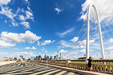 Trinity Fußgängerbrücke und Margaret Hunt Hill Bridge, Dallas